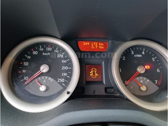 Sahibinden Renault Megane 2.0 Dynamique 2006 Model  330.000 km Bej