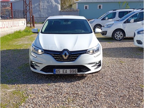 Galeriden Renault Megane 1.3 TCe Joy Comfort 2022 Model Van