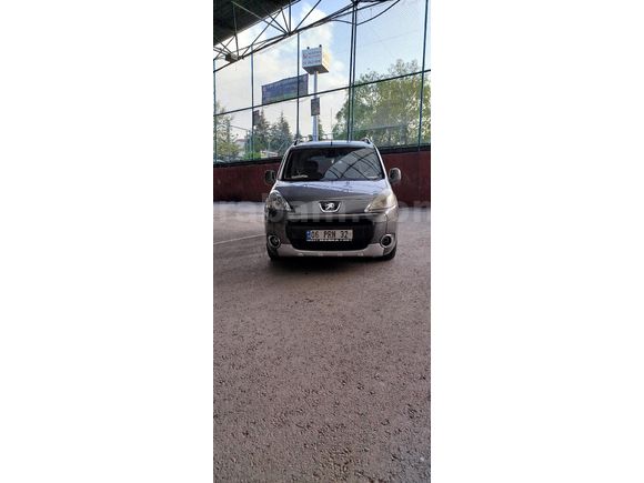 Sahibinden Peugeot Partner 1.6 HDI Comfort 2010 Model  221.000 km Gri (metalik)