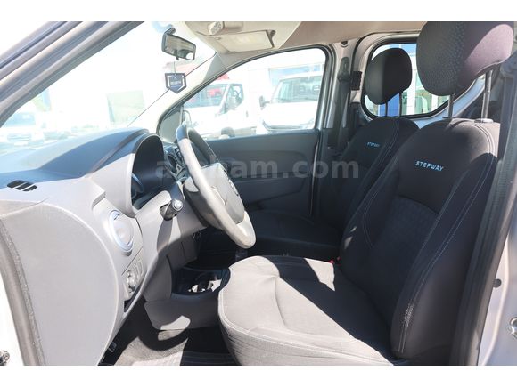 BÜYÜKSOYLU BEYSOY'DAN 2016 DOKKER 1.5 DCİ STEPWAY 90 Hp A/C