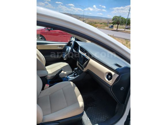 Akademisyenden Toyota Corolla 1.6 Advance 2016 Model 