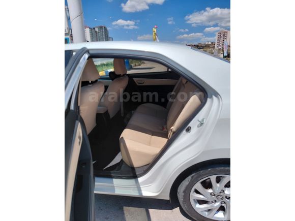 Akademisyenden Toyota Corolla 1.6 Advance 2016 Model 
