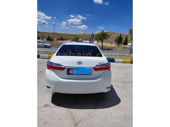 Akademisyenden Toyota Corolla 1.6 Advance 2016 Model 