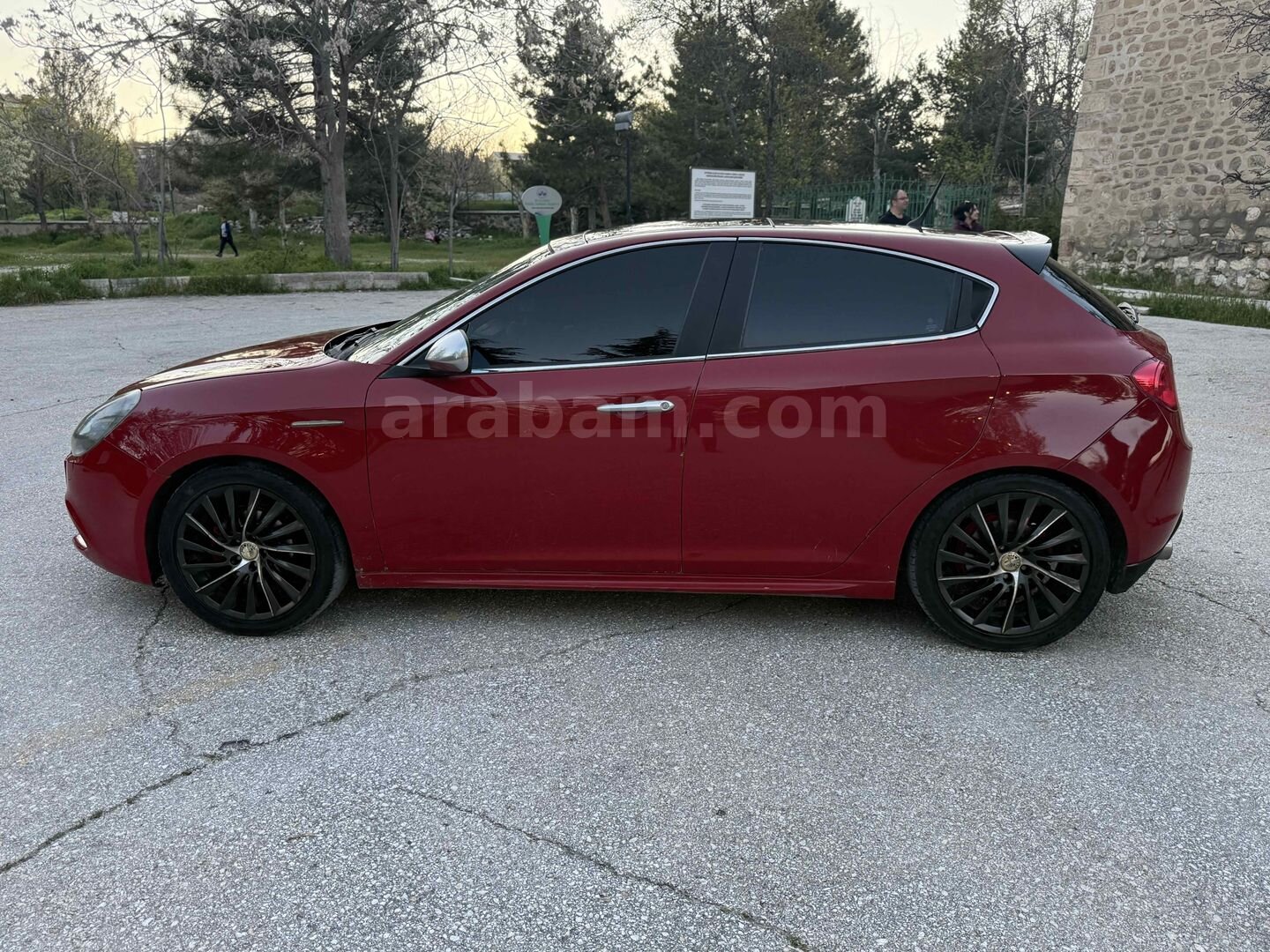 Sahibinden Alfa Romeo Giulietta 1.6 JTD Distinctive 2011 Model Elazığ 236.000 km Kırmızı 4