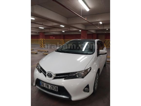Sahibinden Toyota Auris 1.4 D-4D Touch Skypack 2015 Model Ankara