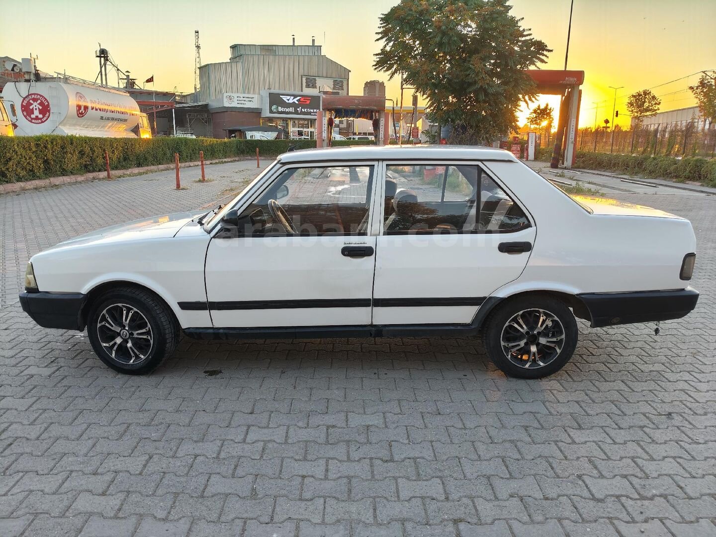 Galeriden Tofaş Şahin S 1997 Model Kayseri 134.500 km Beyaz 2