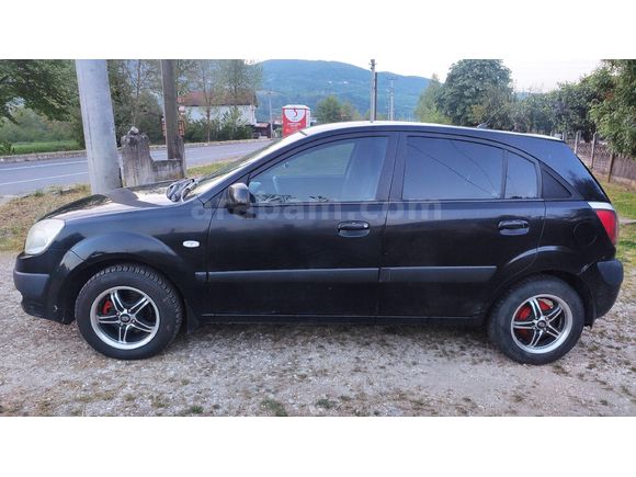 Değişensiz 2009 model Kia Rio 1.5 CRDi 110hp