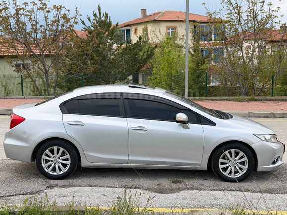 2012 HONDA CİVİC 1.6 ELEGANS 173 BİNDE SANRUF HATASIZ AYARINDA