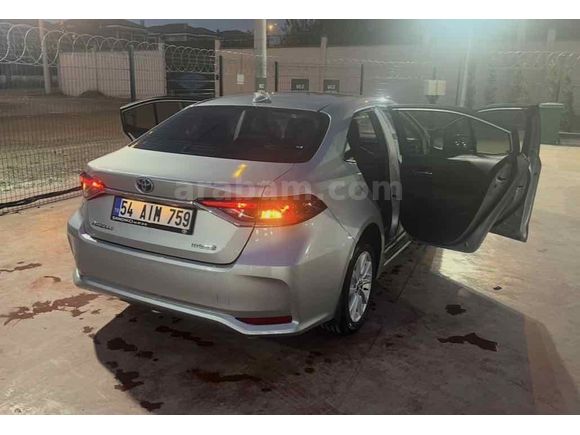 Sahibinden Toyota Corolla 1.8 Hybrid Dream 2023 Model 