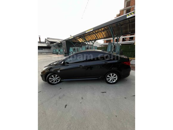 Sahibinden Düşük KM Hyundai Accent Blue 1.6 CRDI Mode Plus