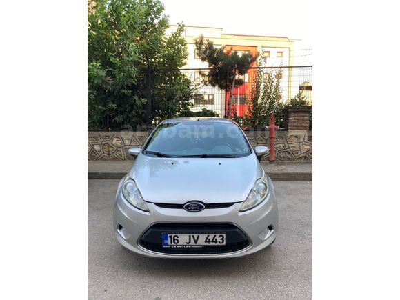Sahibinden Ford Fiesta 1.25 Trend 2011 Model  142.328 km Gri