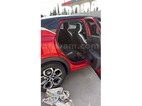 Sahibinden Renault Captur 1.3 TCe Icon 2023 Model 