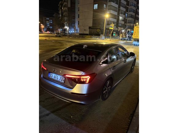 Sahibinden Honda Civic 1.5 i-VTEC Eco Elegance 2024 Model  11.000 km Gri (Gümüş)