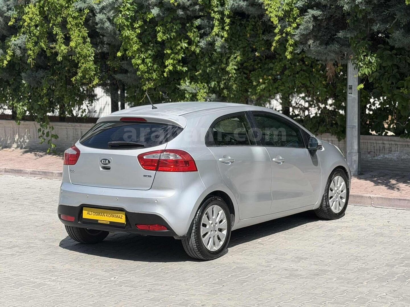 Galeriden Kia Rio 1.4 CRDi Fancy 2014 Model Konya 304.000 km Gri 4