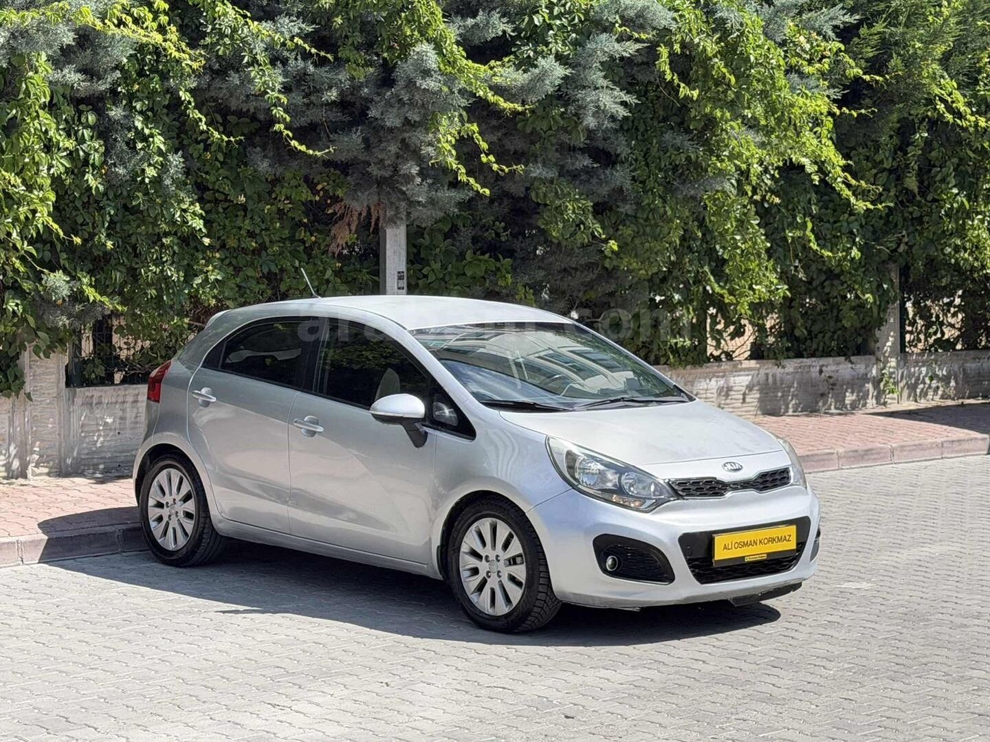 Galeriden Kia Rio 1.4 CRDi Fancy 2014 Model Konya 304.000 km Gri 2