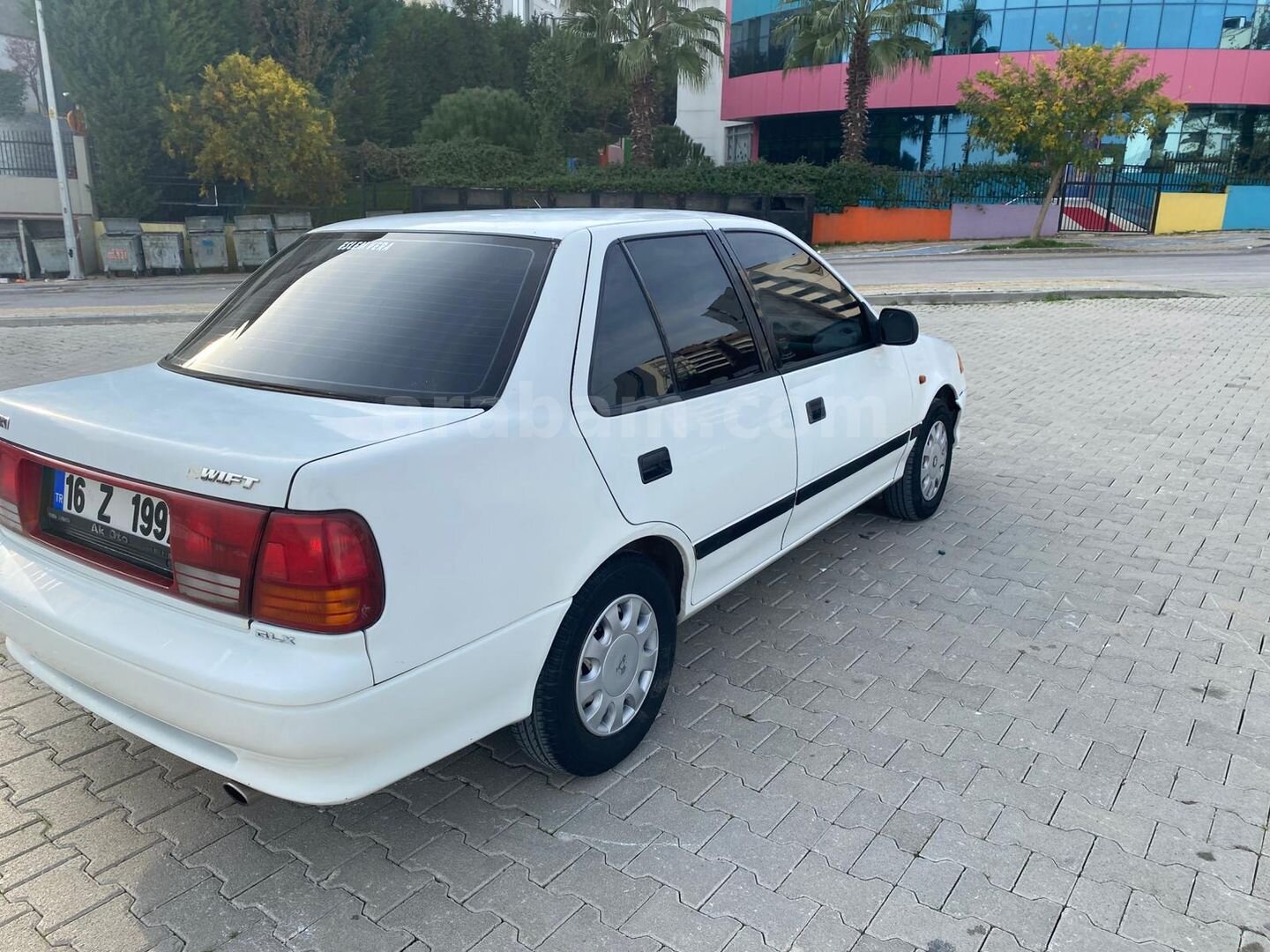 Sahibinden Suzuki Swift 1.3 GLX 2001 Model Bursa 252.000 km Beyaz 6