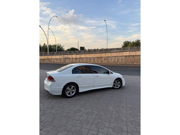 Sahibinden Honda Civic 1.6i VTEC Premium 2009 Model