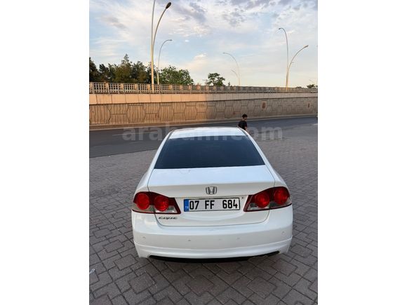 Sahibinden Honda Civic 1.6i VTEC Premium 2009 Model