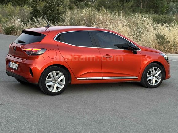  Renault Clio 1.0 TCe Evolution BOYASIZ 2024 Model İzmir