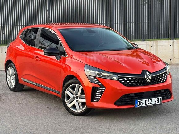  Renault Clio 1.0 TCe Evolution BOYASIZ 2024 Model İzmir
