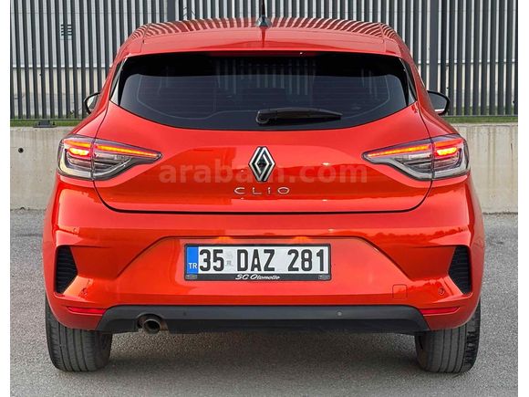  Renault Clio 1.0 TCe Evolution BOYASIZ 2024 Model İzmir