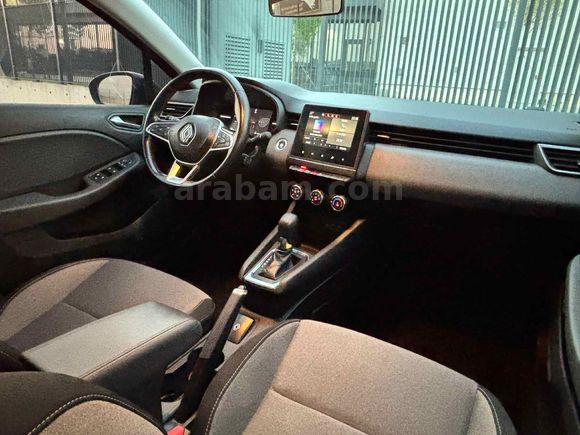  Renault Clio 1.0 TCe Evolution BOYASIZ 2024 Model İzmir