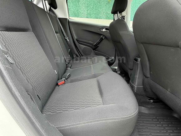 LOOP Otomotiv 2016 Peugeot 208 1.6 e-HDI Active  91465 KM