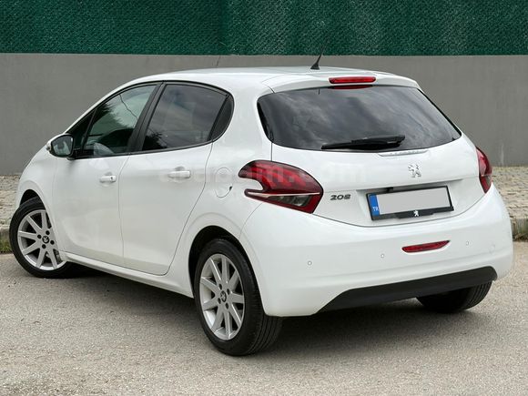 LOOP Otomotiv 2016 Peugeot 208 1.6 e-HDI Active  91465 KM
