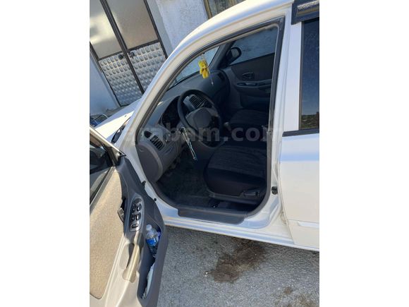 Sahibinden Hyundai Accent 1.3 LX 2001 Model 
