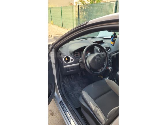 Renault Clio 1.5 dCi Authentique 2011 Model