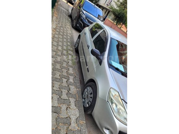 Renault Clio 1.5 dCi Authentique 2011 Model