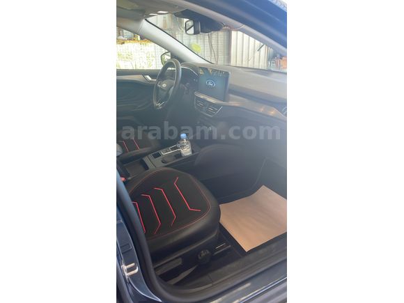 Sahibinden Ford Focus 1.5 TDCi Titanium X 2024 Model  14.000 km Mavi