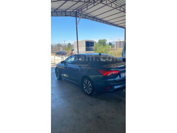 Sahibinden Ford Focus 1.5 TDCi Titanium X 2024 Model  14.000 km Mavi