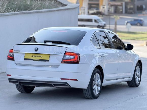 2017 MODEL HATASIZ SKODA OCTAVİA 1.6 İÇİ BEJ