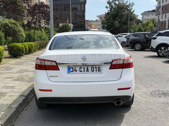 Renault Latitude 1.5 dCi Executive 2012 Model 