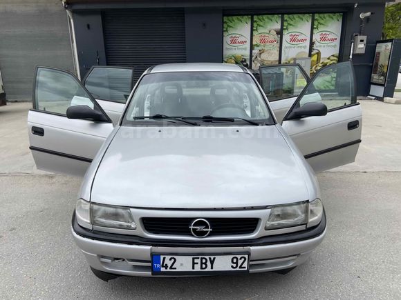ECOTEC motor Galeriden Opel Astra 1.6 GLS 1998 Model Konya