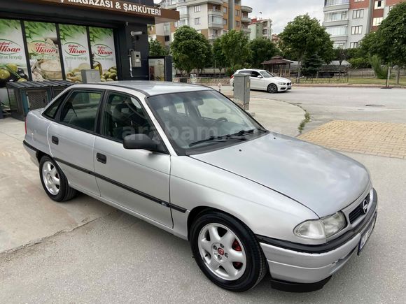 ECOTEC motor Galeriden Opel Astra 1.6 GLS 1998 Model Konya