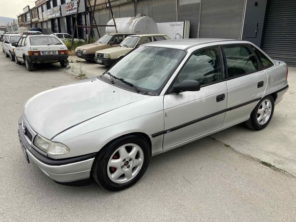 ECOTEC motor Galeriden Opel Astra 1.6 GLS 1998 Model Konya