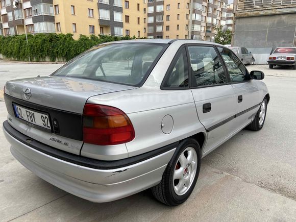 ECOTEC motor Galeriden Opel Astra 1.6 GLS 1998 Model Konya