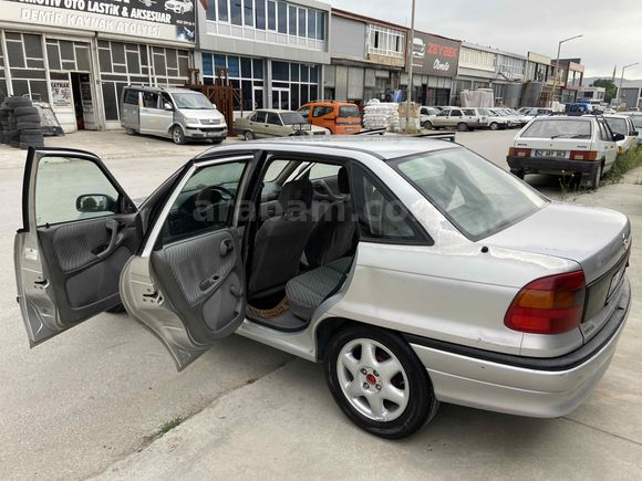 ECOTEC motor Galeriden Opel Astra 1.6 GLS 1998 Model Konya
