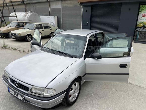 ECOTEC motor Galeriden Opel Astra 1.6 GLS 1998 Model Konya