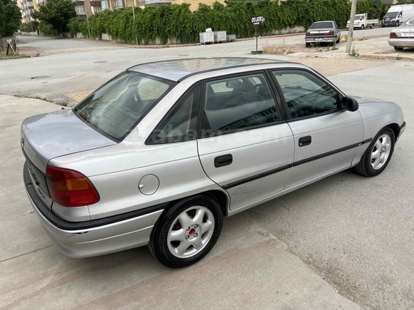 ECOTEC motor Galeriden Opel Astra 1.6 GLS 1998 Model Konya