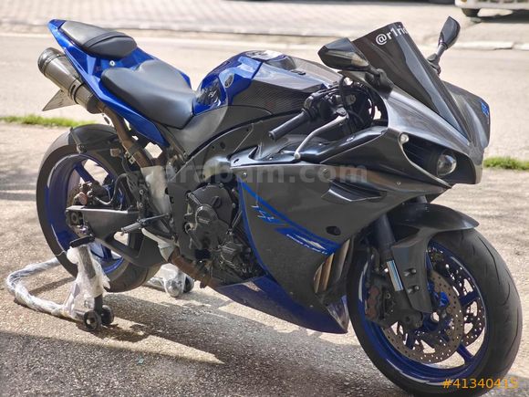 YAMAHA YZF R1