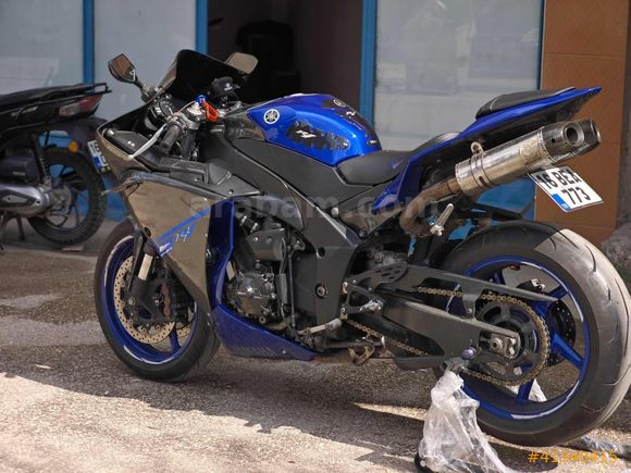 YAMAHA YZF R1