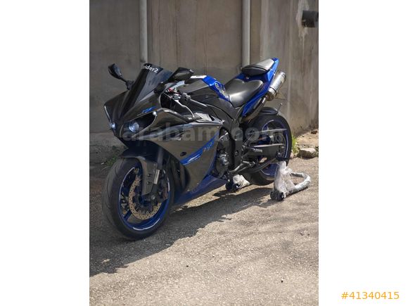 YAMAHA YZF R1