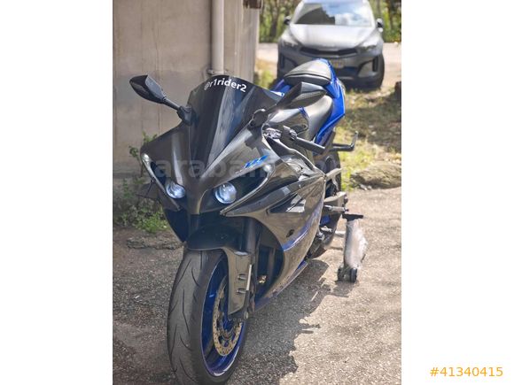 YAMAHA YZF R1
