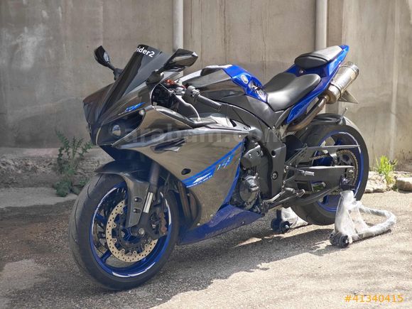 YAMAHA YZF R1