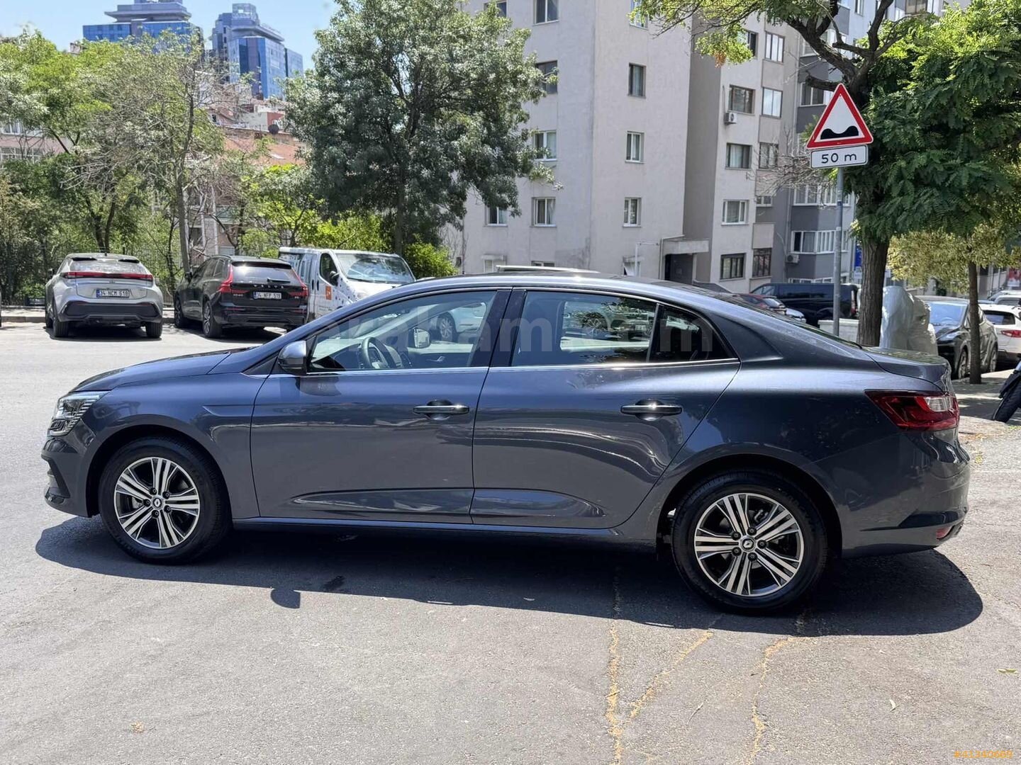 Galeriden Renault Megane 1.3 TCe Touch 2025 Model İstanbul 6.001 km Füme 5