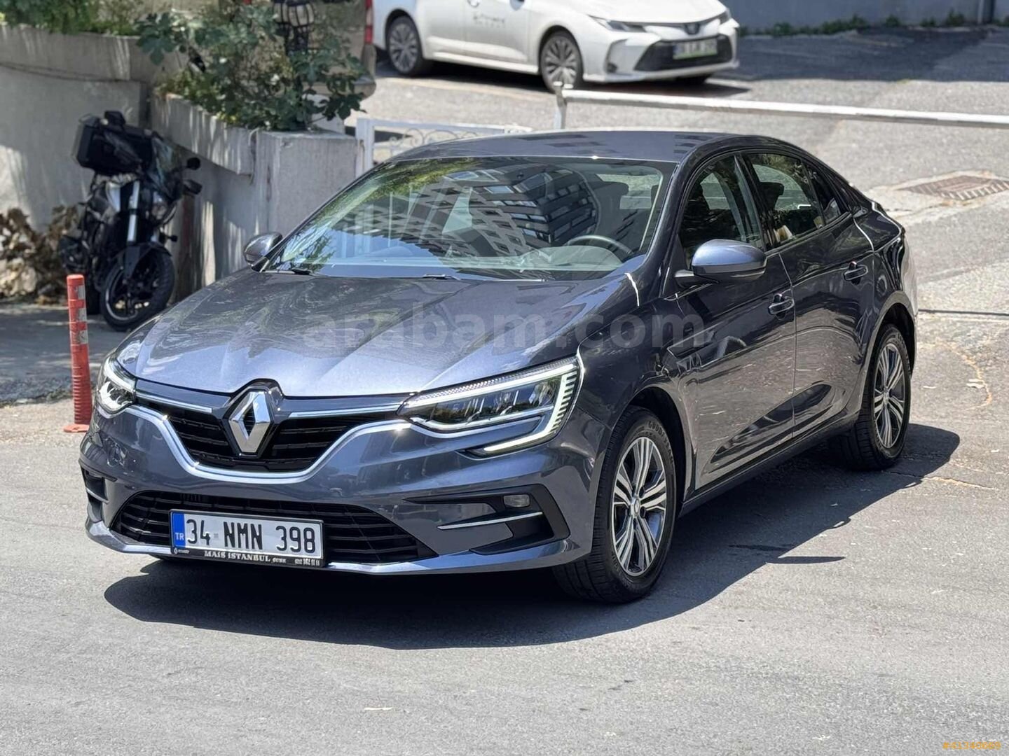 Galeriden Renault Megane 1.3 TCe Touch 2025 Model İstanbul 6.001 km Füme 1