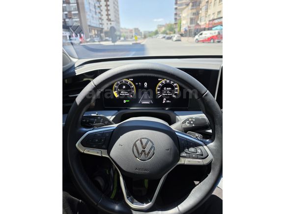 HATASIZ Passat Variant 1.5 e-TSI Business 2024 Model CAM TAVAN